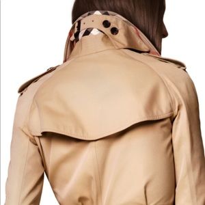 2 Day Sale Burberry Kensington Mid 8 Trench coat